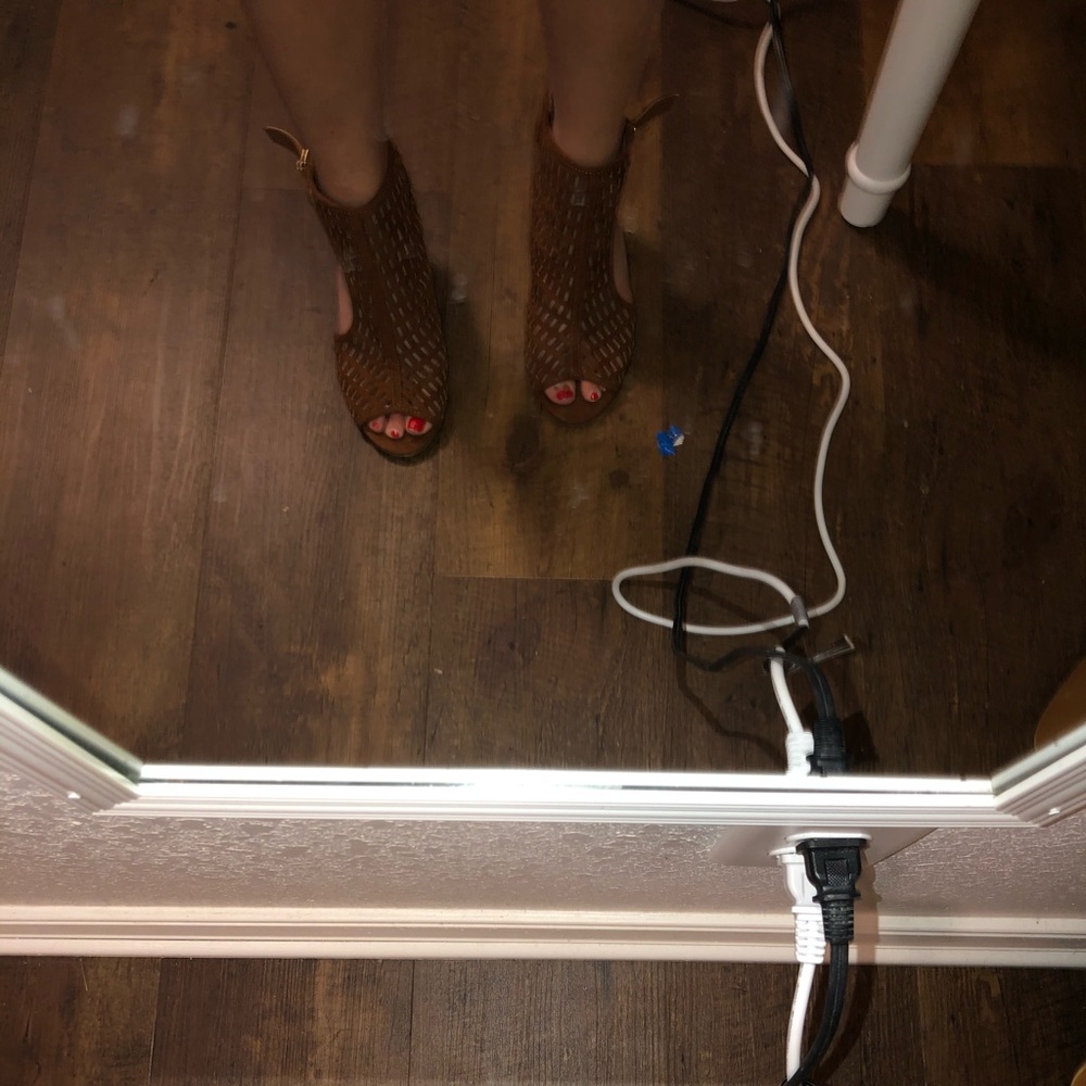 Super cute heels!